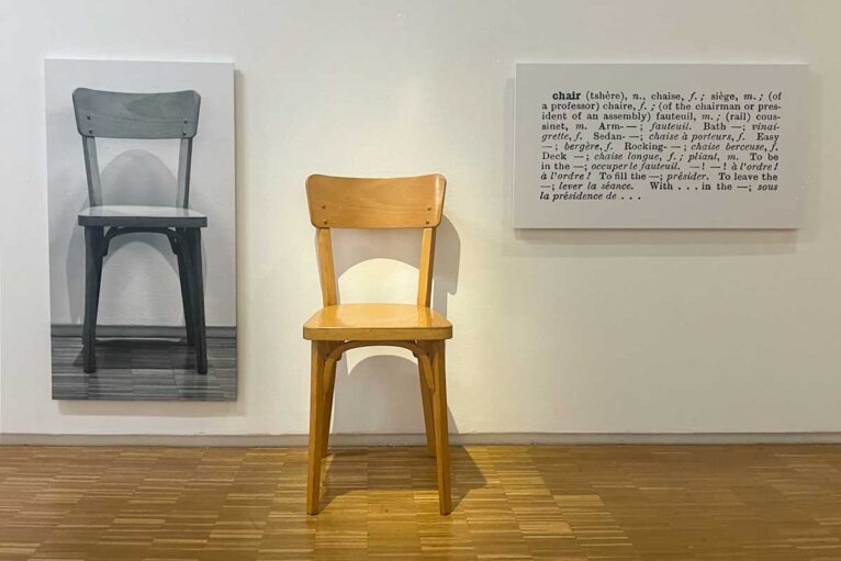 ジョセフ・コスース「1つと3つの椅子」